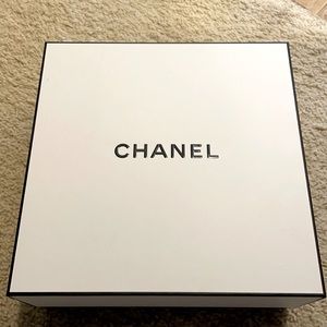 Chanel box